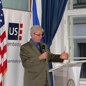 V americkém centru nás přivítal Erik Black, kulturní atašé americké ambasády v Praze.
